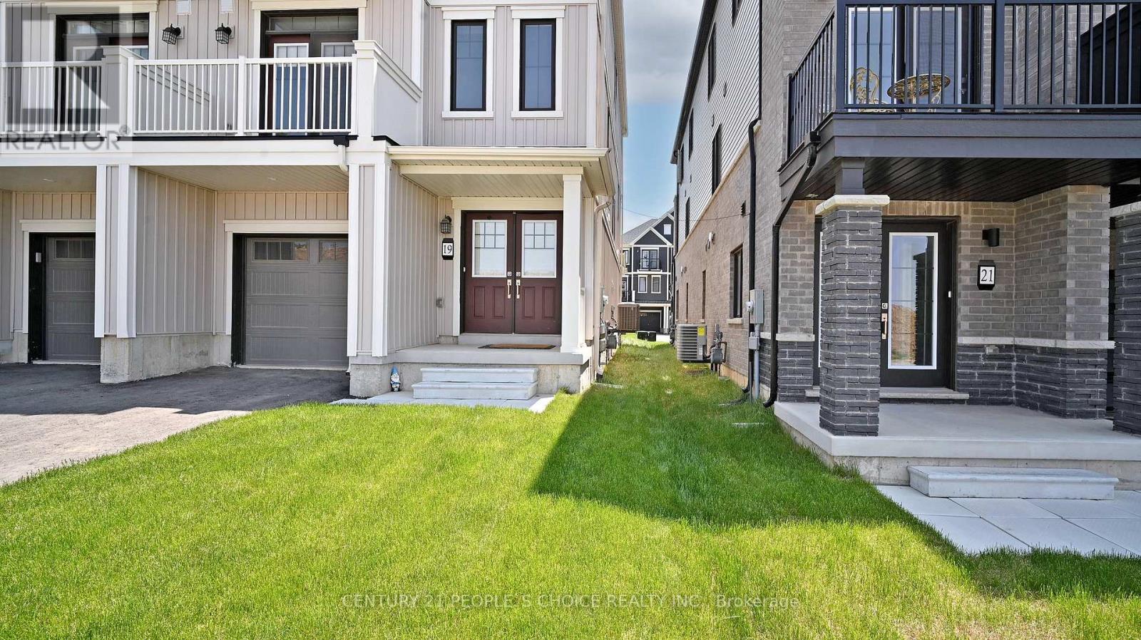 19 Central Market Drive, Haldimand, Ontario  N3W 0J3 - Photo 2 - X12362866