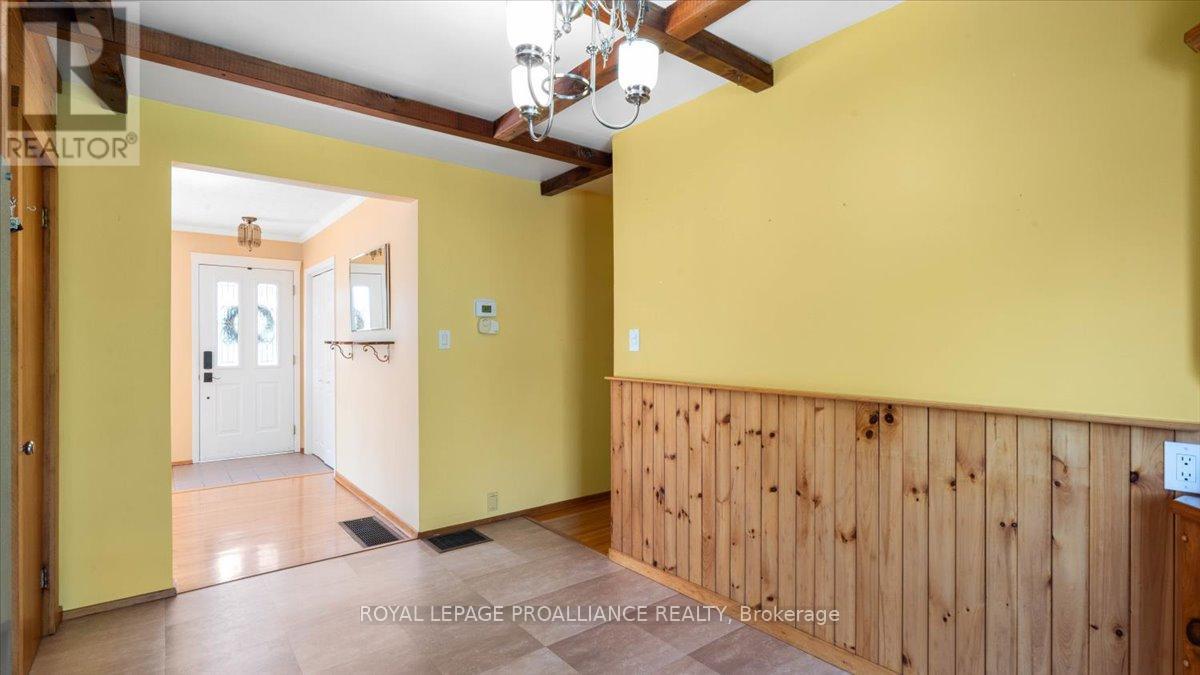 89 Point Anne Road, Belleville, Ontario  K8N 4Z4 - Photo 10 - X12363076