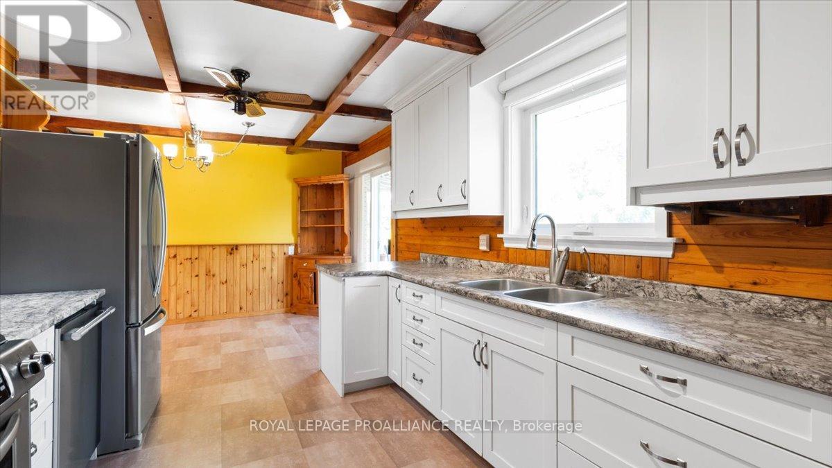 89 Point Anne Road, Belleville, Ontario  K8N 4Z4 - Photo 11 - X12363076