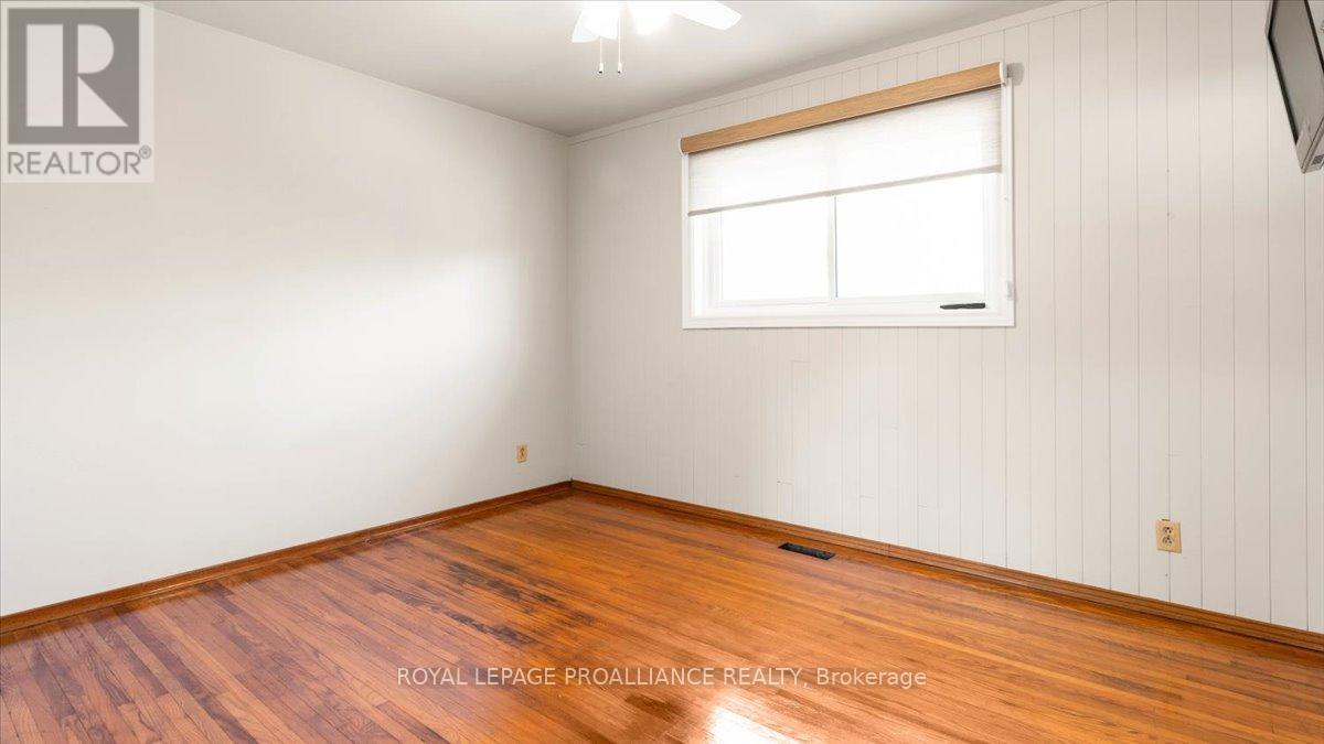 89 Point Anne Road, Belleville, Ontario  K8N 4Z4 - Photo 17 - X12363076