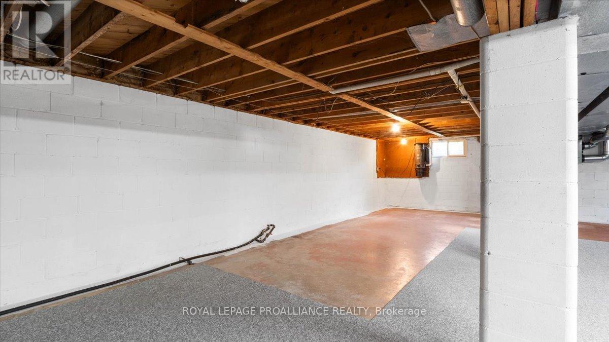 89 Point Anne Road, Belleville, Ontario  K8N 4Z4 - Photo 25 - X12363076