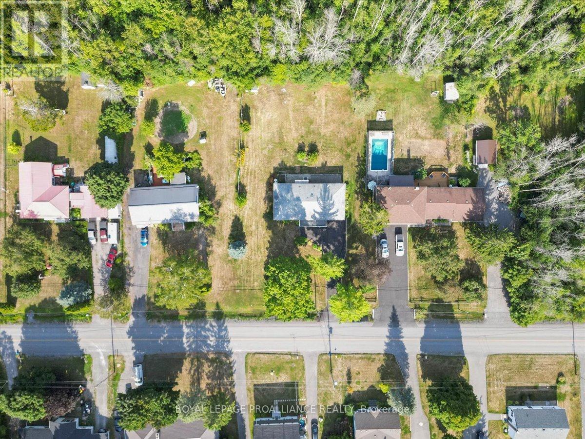 89 Point Anne Road, Belleville, Ontario  K8N 4Z4 - Photo 34 - X12363076