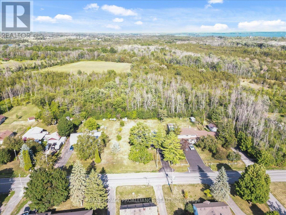 89 Point Anne Road, Belleville, Ontario  K8N 4Z4 - Photo 36 - X12363076