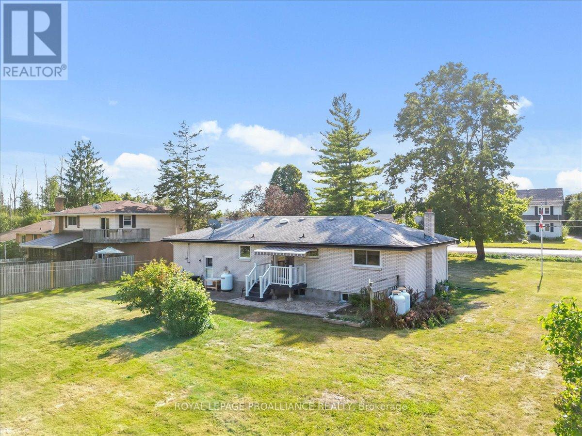 89 Point Anne Road, Belleville, Ontario  K8N 4Z4 - Photo 37 - X12363076