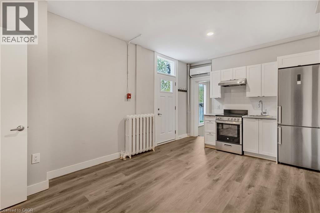 82 Welland Avenue Unit# 5, St. Catharines, Ontario  L2R 2N1 - Photo 1 - 40763329