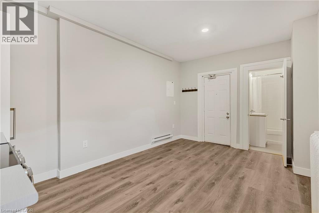 82 Welland Avenue Unit# 5, St. Catharines, Ontario  L2R 2N1 - Photo 8 - 40763329