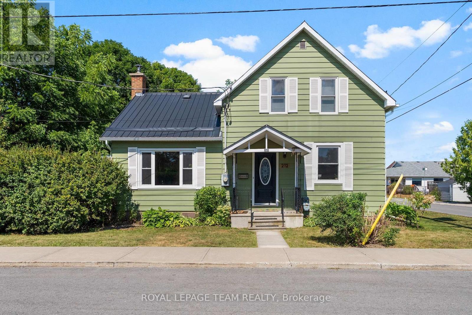 212 PRINCE STREET W, Renfrew, Ontario