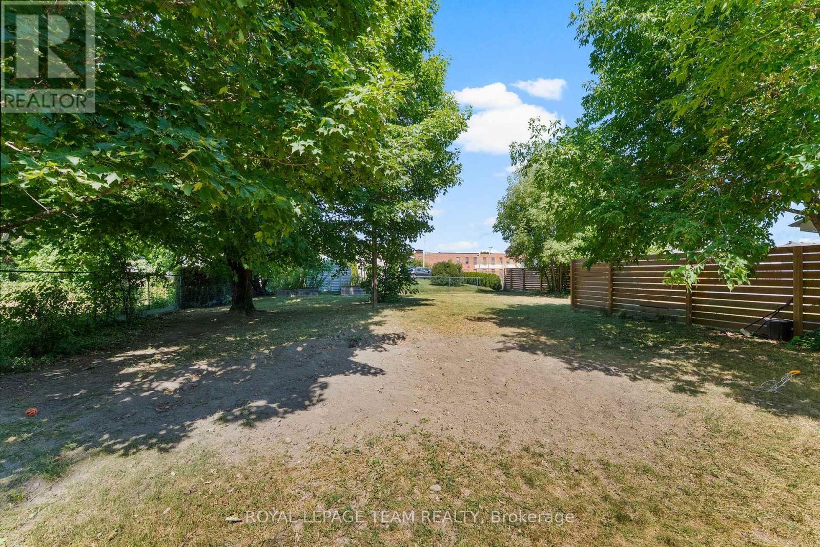 212 Prince Street W, Renfrew, Ontario  K7V 2V7 - Photo 32 - X12363102