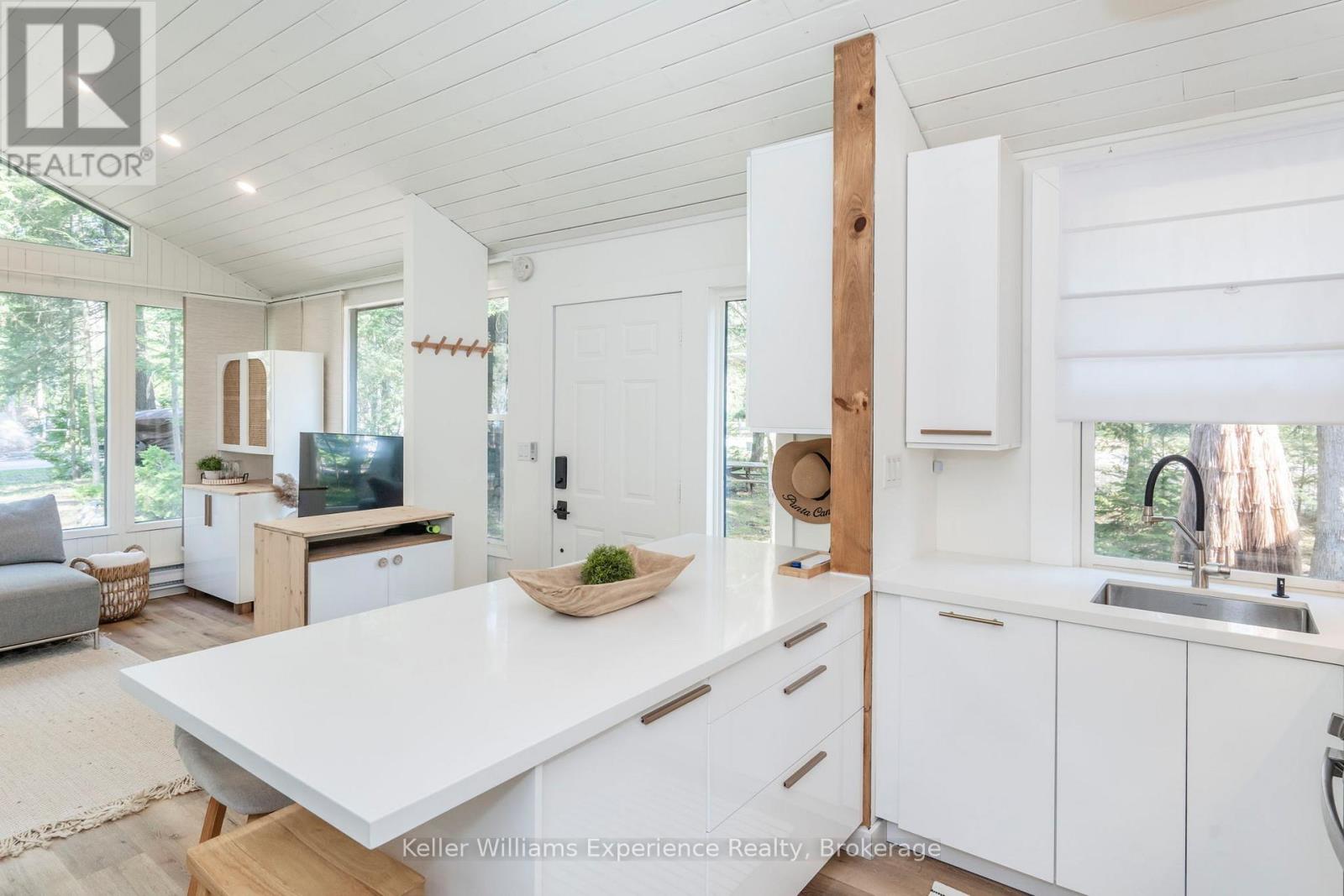 1 Sundown Road, Tiny, Ontario  L0L 2J0 - Photo 7 - S12151465