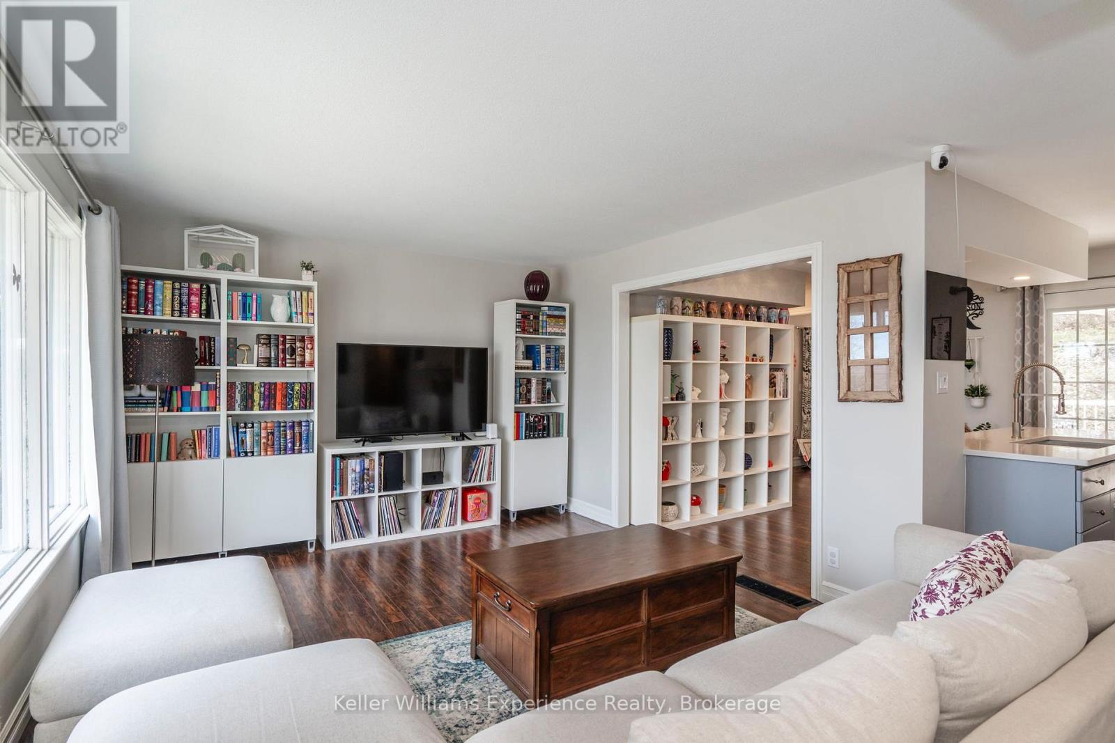 3 Keefe Street, Penetanguishene, Ontario  L9M 1B4 - Photo 6 - S12262946