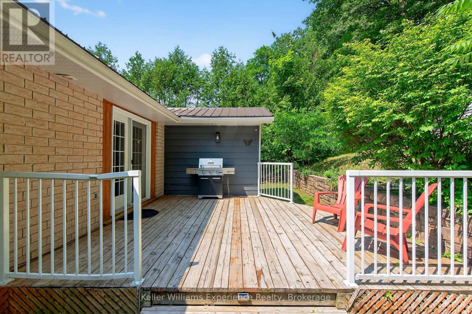 3 Keefe Street, Penetanguishene, Ontario  L9M 1B4 - Photo 22 - S12262946