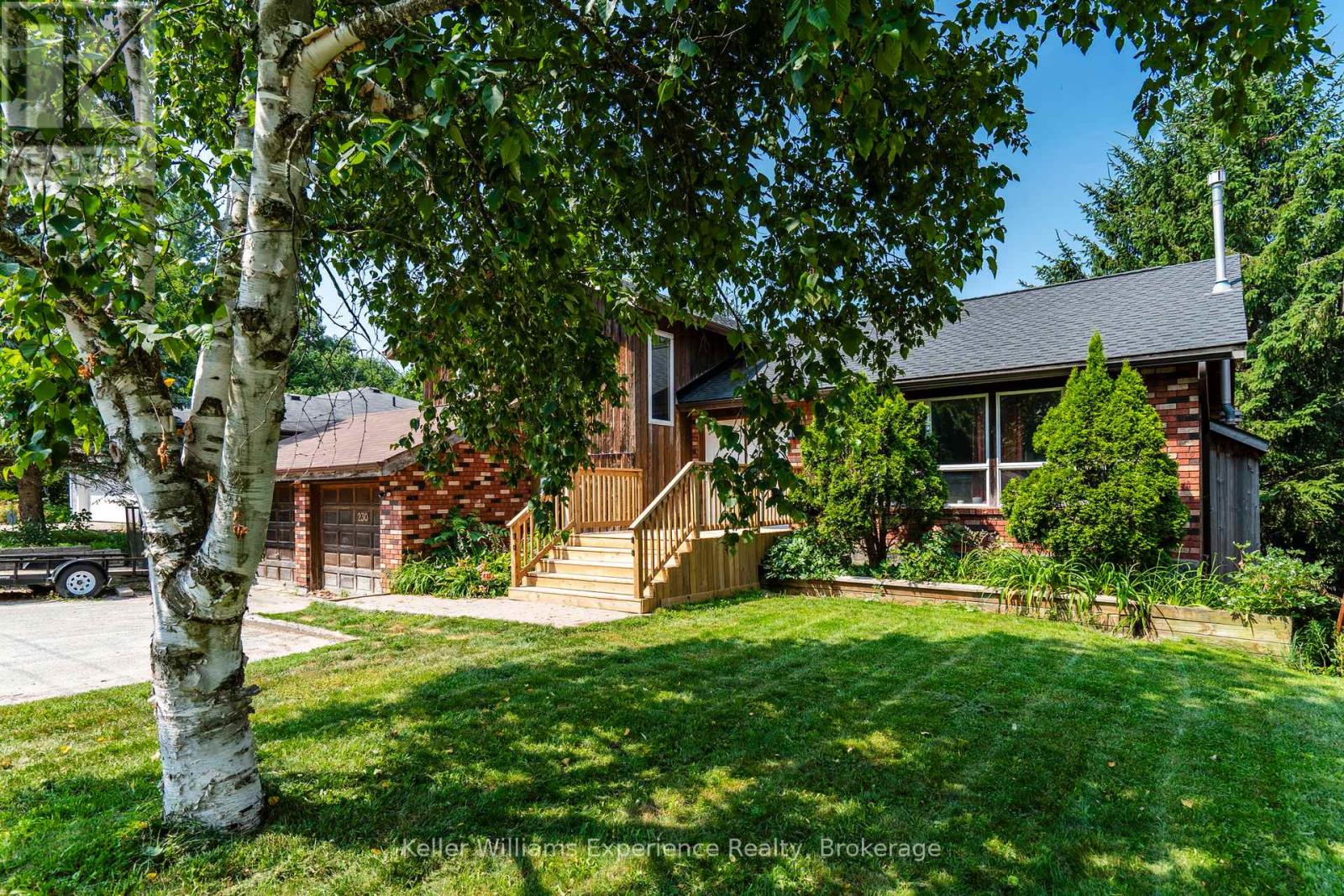 230 Church Street, Penetanguishene, Ontario  L9M 1G6 - Photo 2 - S12298281