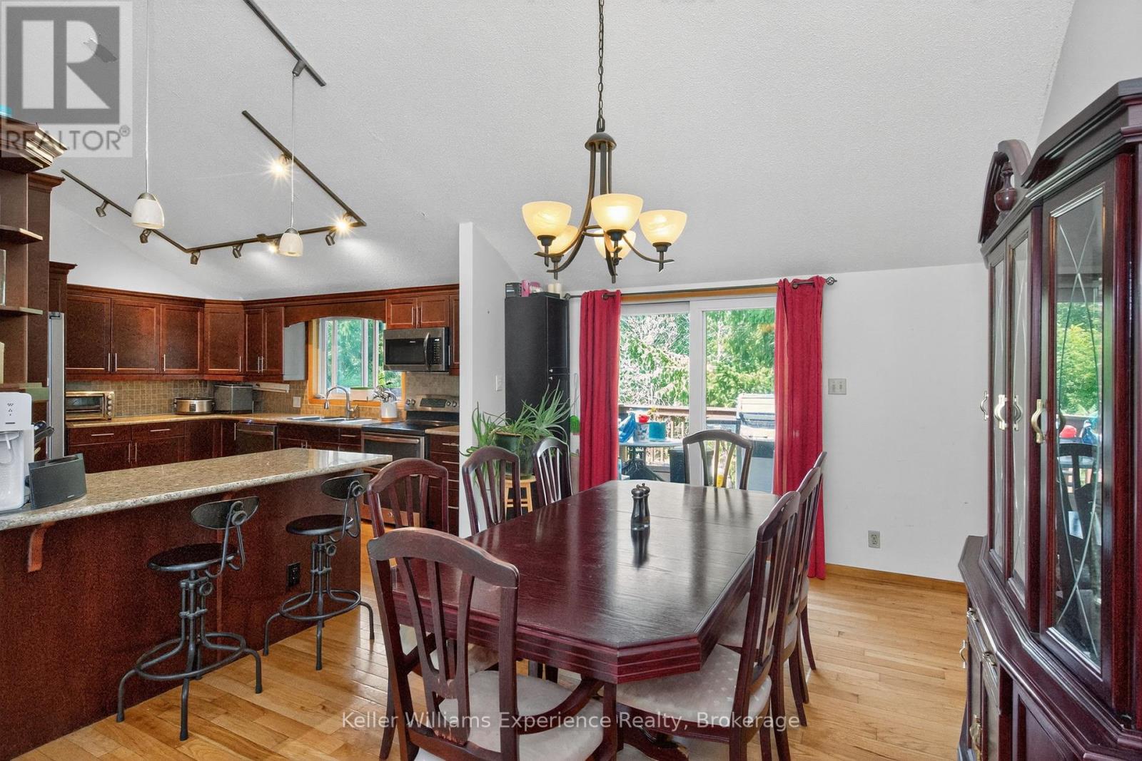 230 Church Street, Penetanguishene, Ontario  L9M 1G6 - Photo 6 - S12298281