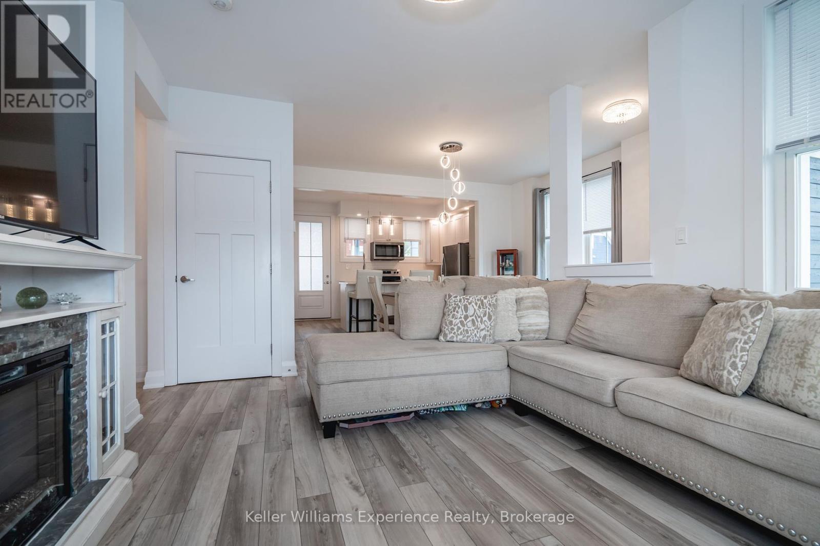 30 Samantha Lane, Midland, Ontario  L4R 0H4 - Photo 5 - S12313850