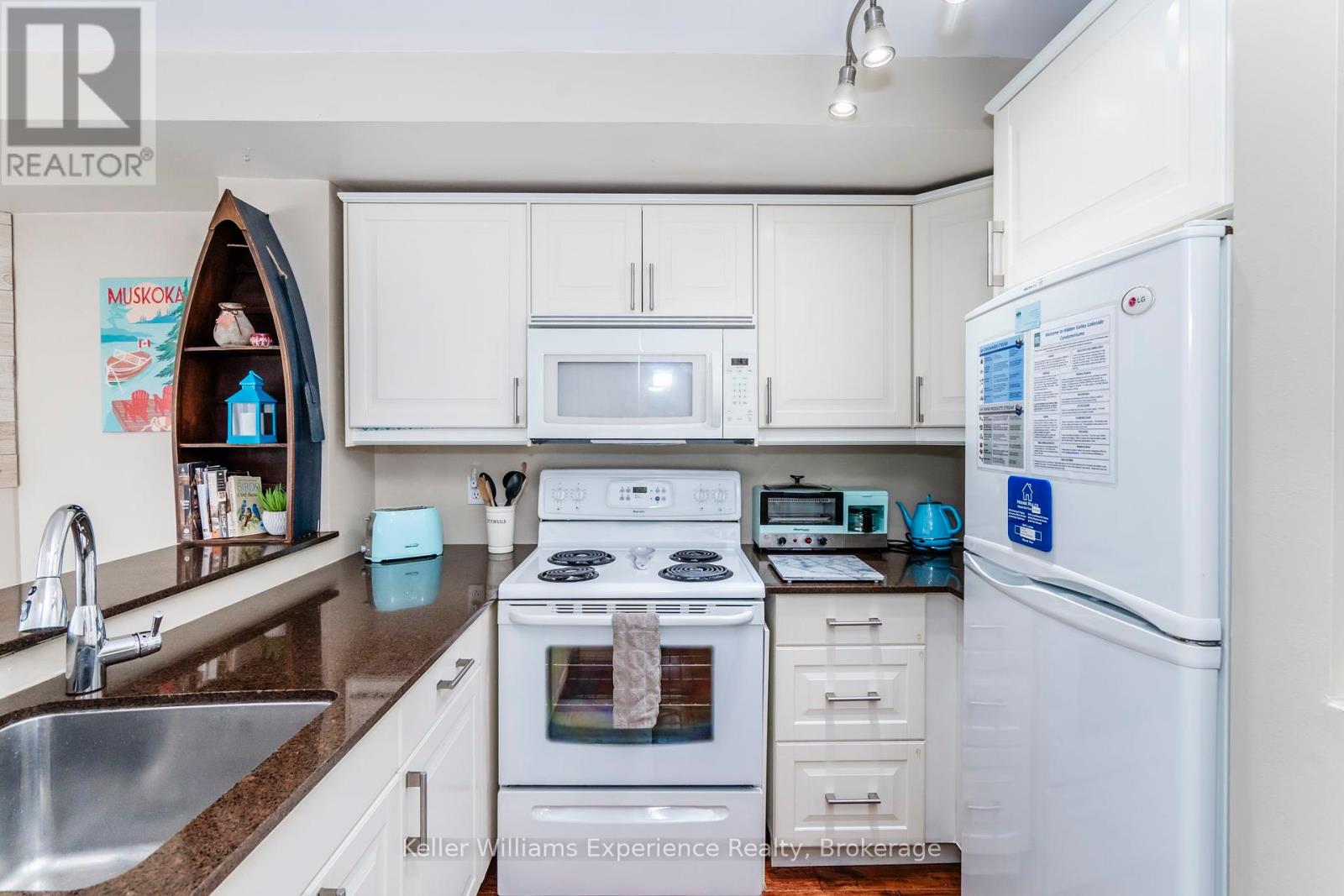 27 Turner Drive, Huntsville, Ontario  P1H 1A8 - Photo 7 - X12070085