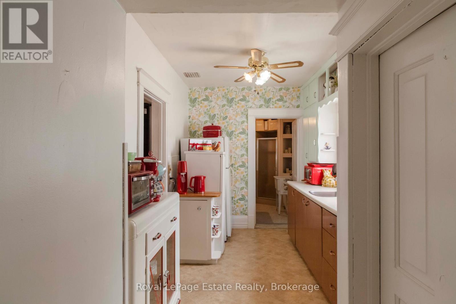 333 12th Street E, Owen Sound, Ontario  N4K 1W1 - Photo 5 - X12361610
