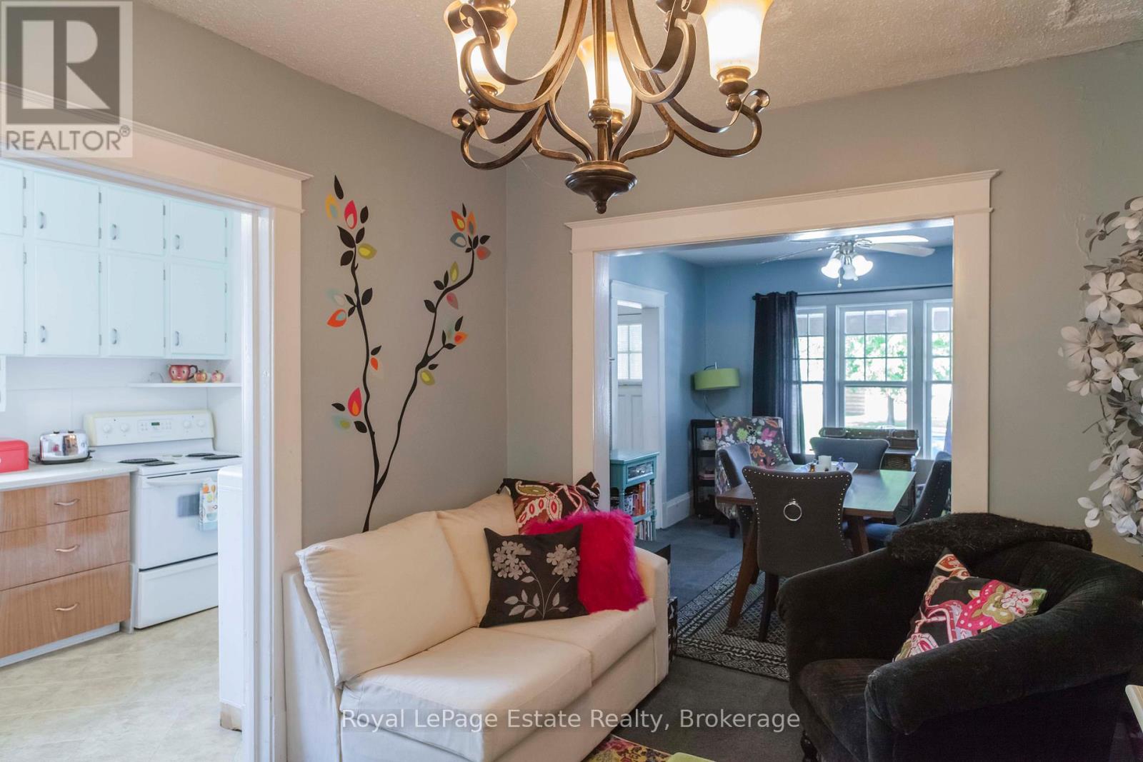 333 12th Street E, Owen Sound, Ontario  N4K 1W1 - Photo 9 - X12361610