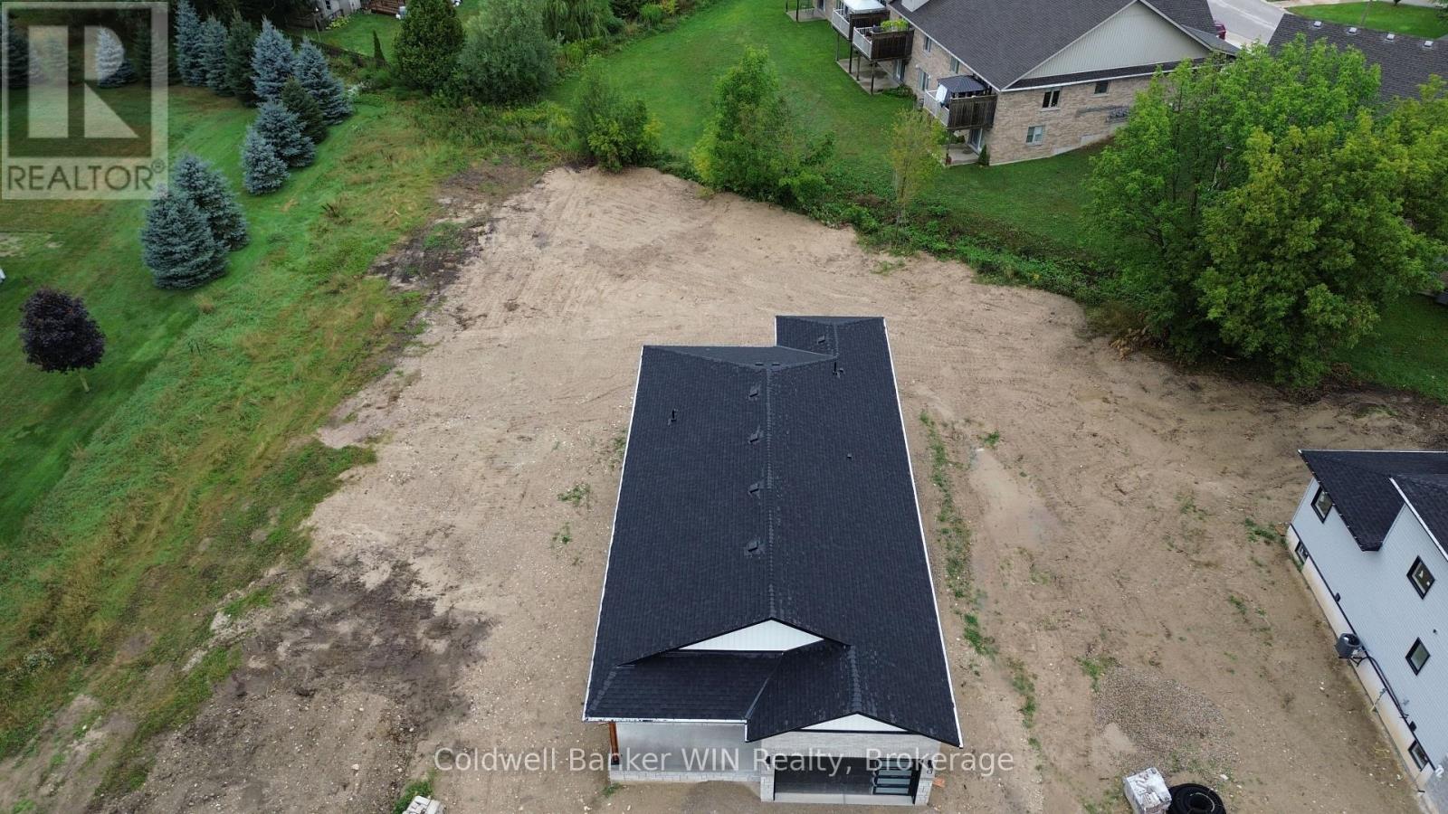 647 Martin Street, Wellington North, Ontario  N0G 2L3 - Photo 35 - X12363004