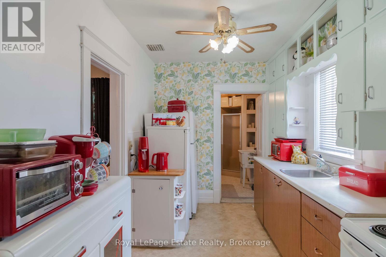 333 12th Street E, Owen Sound, Ontario  N4K 1W1 - Photo 6 - X12361610