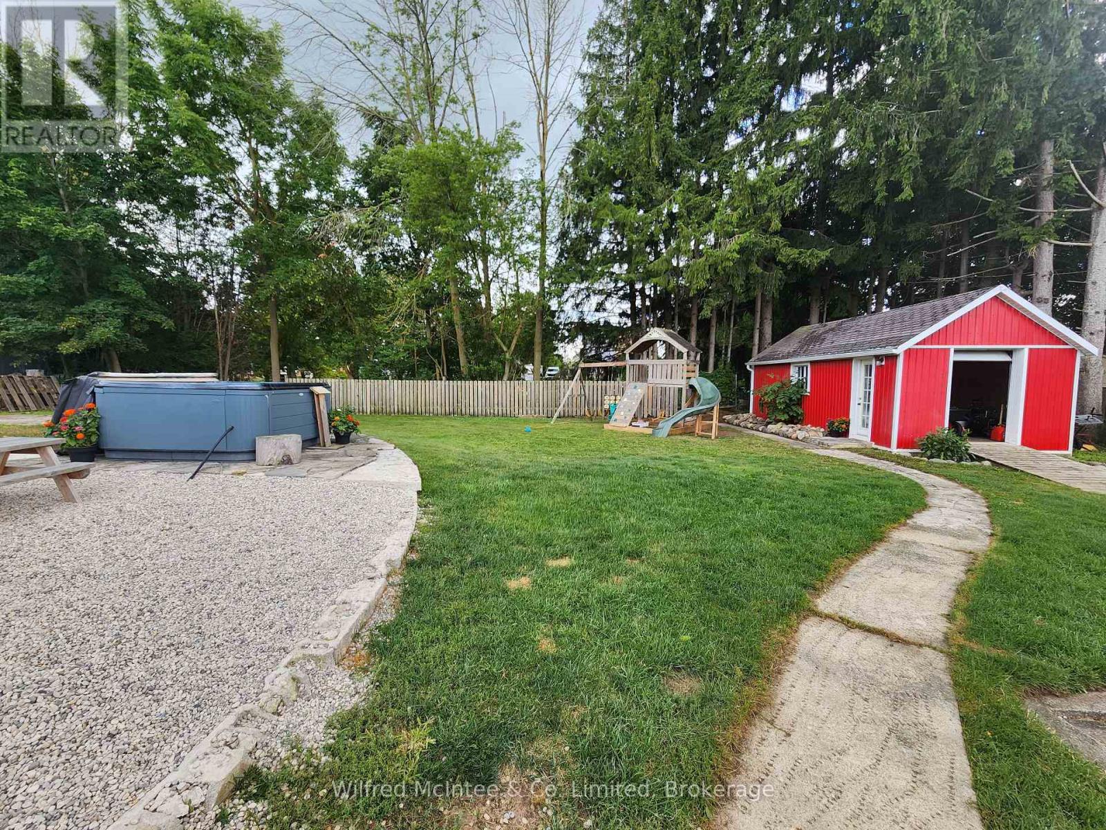 27 William Street N, Minto, Ontario  N0G 1M0 - Photo 35 - X12363105