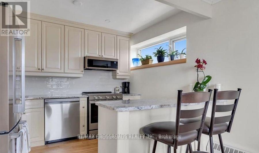 209 - 1 Mowat Avenue, Kingston, Ontario  K7M 1J8 - Photo 17 - X12362969
