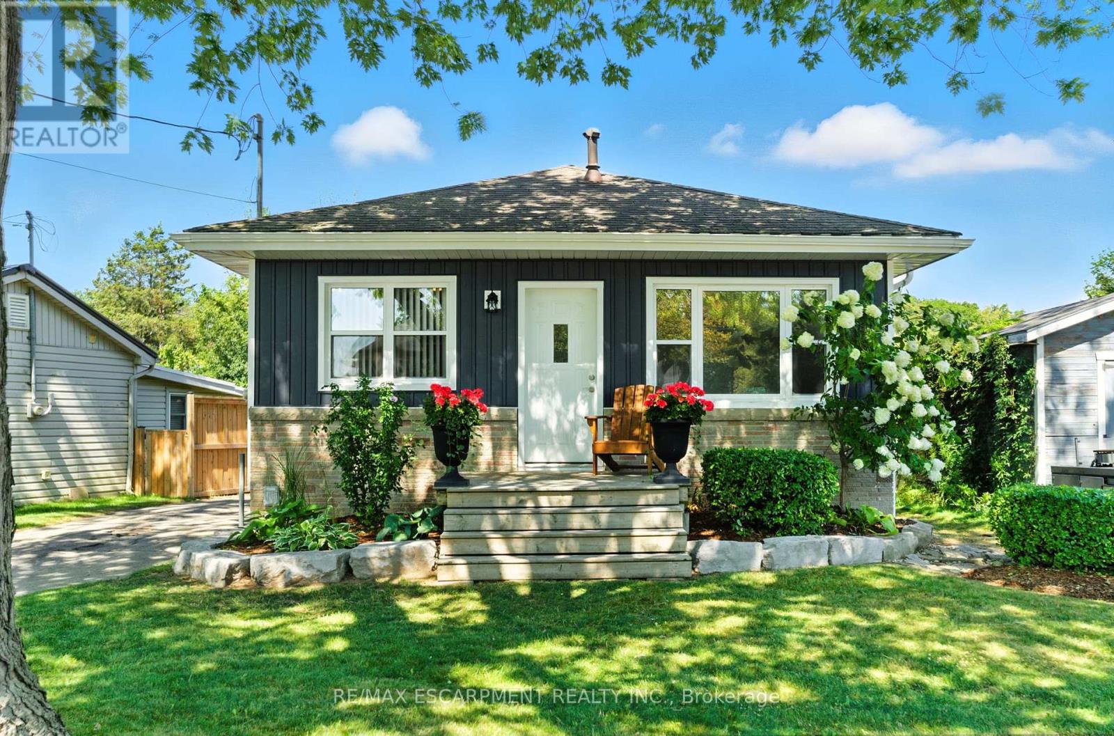 60 Hamilton Plank Road, Norfolk, Ontario  N0A 1N7 - Photo 1 - X12362998