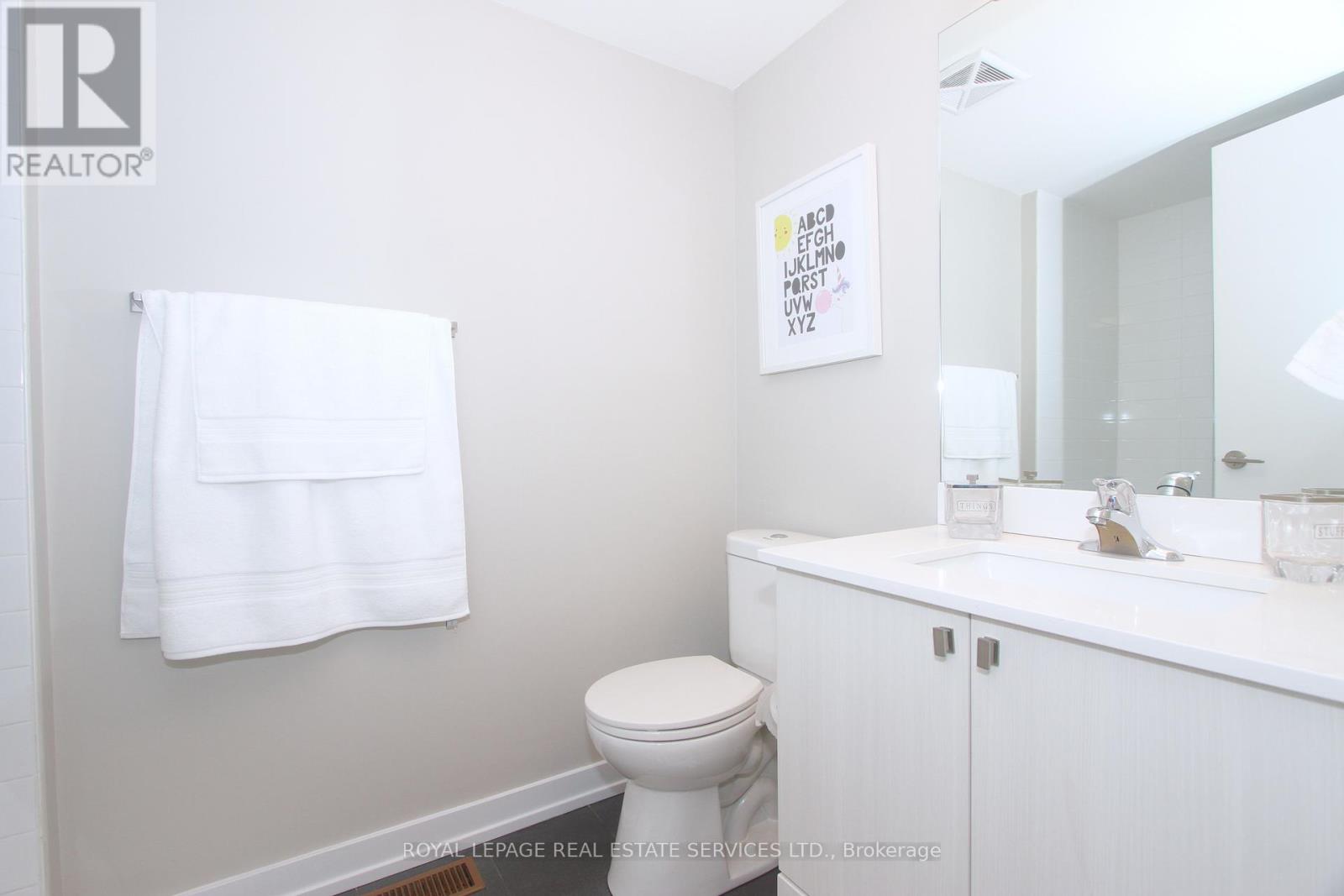 284 Bleecker Street, Toronto, Ontario  M4X 1K7 - Photo 11 - C12363116