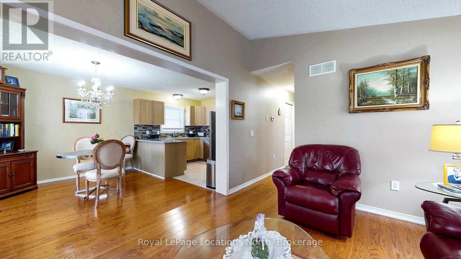 25 St James Place, Wasaga Beach, Ontario  L9Z 3A8 - Photo 23 - S12361254