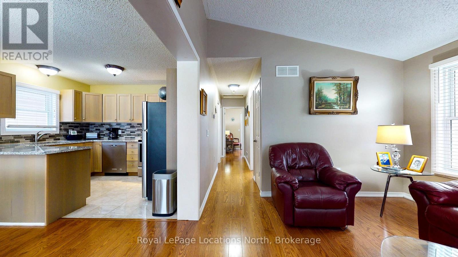 25 St James Place, Wasaga Beach, Ontario  L9Z 3A8 - Photo 24 - S12361254