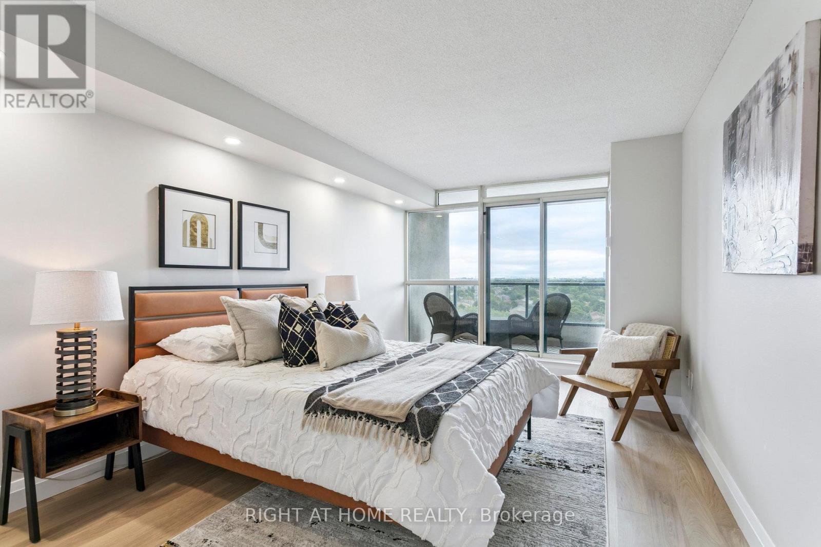 1611 - 7300 Yonge Street, Vaughan, Ontario  L4J 7Y5 - Photo 14 - N12363034