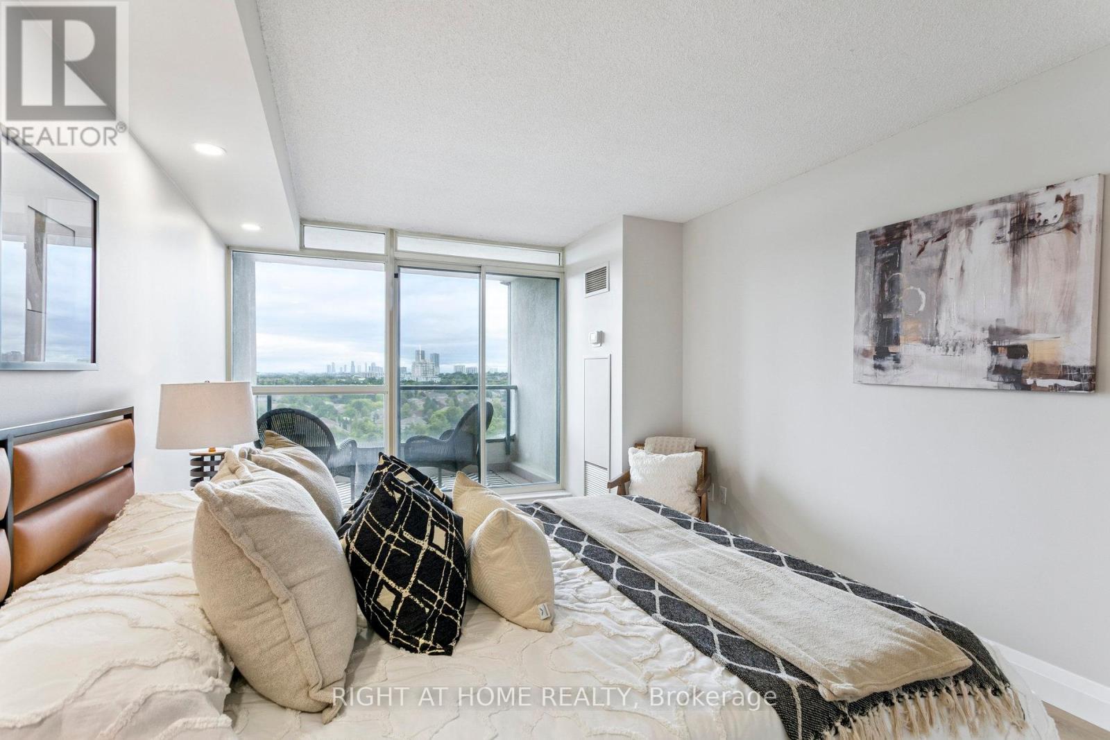 1611 - 7300 Yonge Street, Vaughan, Ontario  L4J 7Y5 - Photo 15 - N12363034