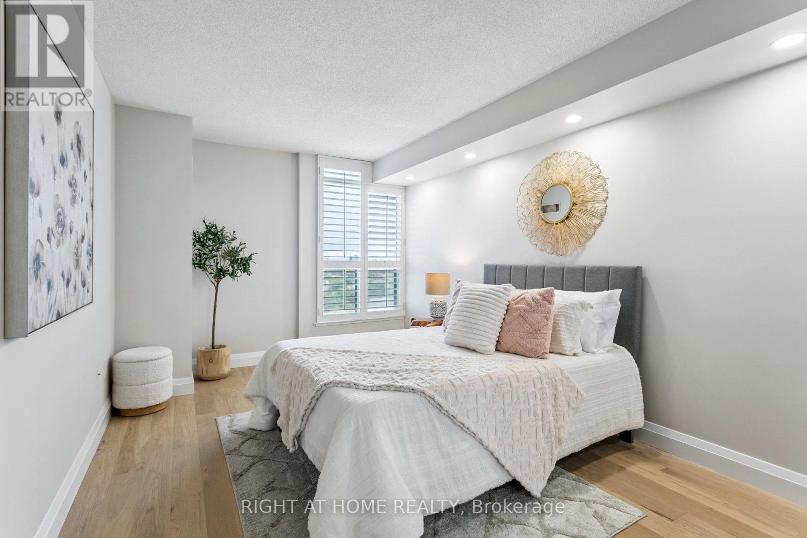 1611 - 7300 Yonge Street, Vaughan, Ontario  L4J 7Y5 - Photo 24 - N12363034