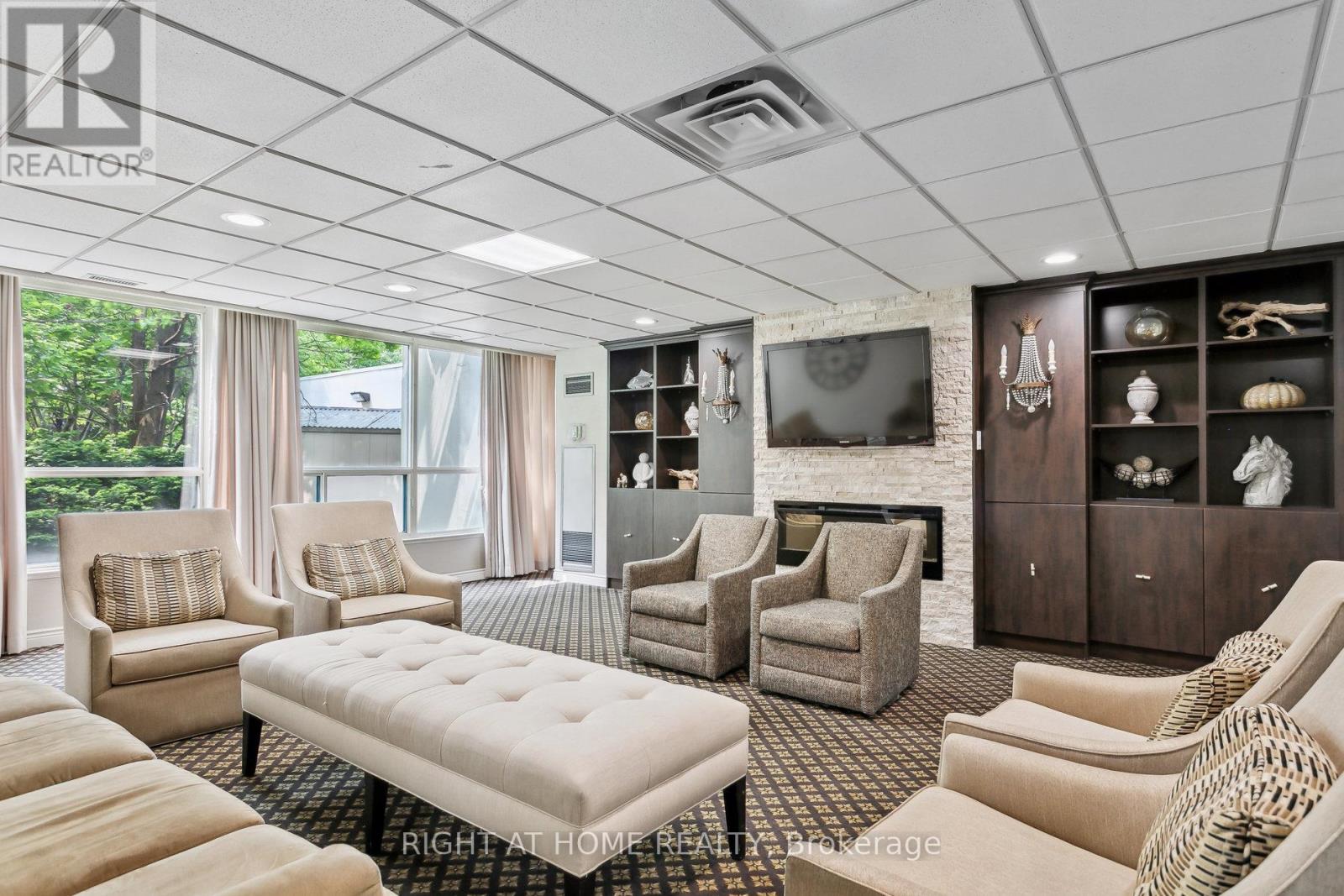 1611 - 7300 Yonge Street, Vaughan, Ontario  L4J 7Y5 - Photo 34 - N12363034