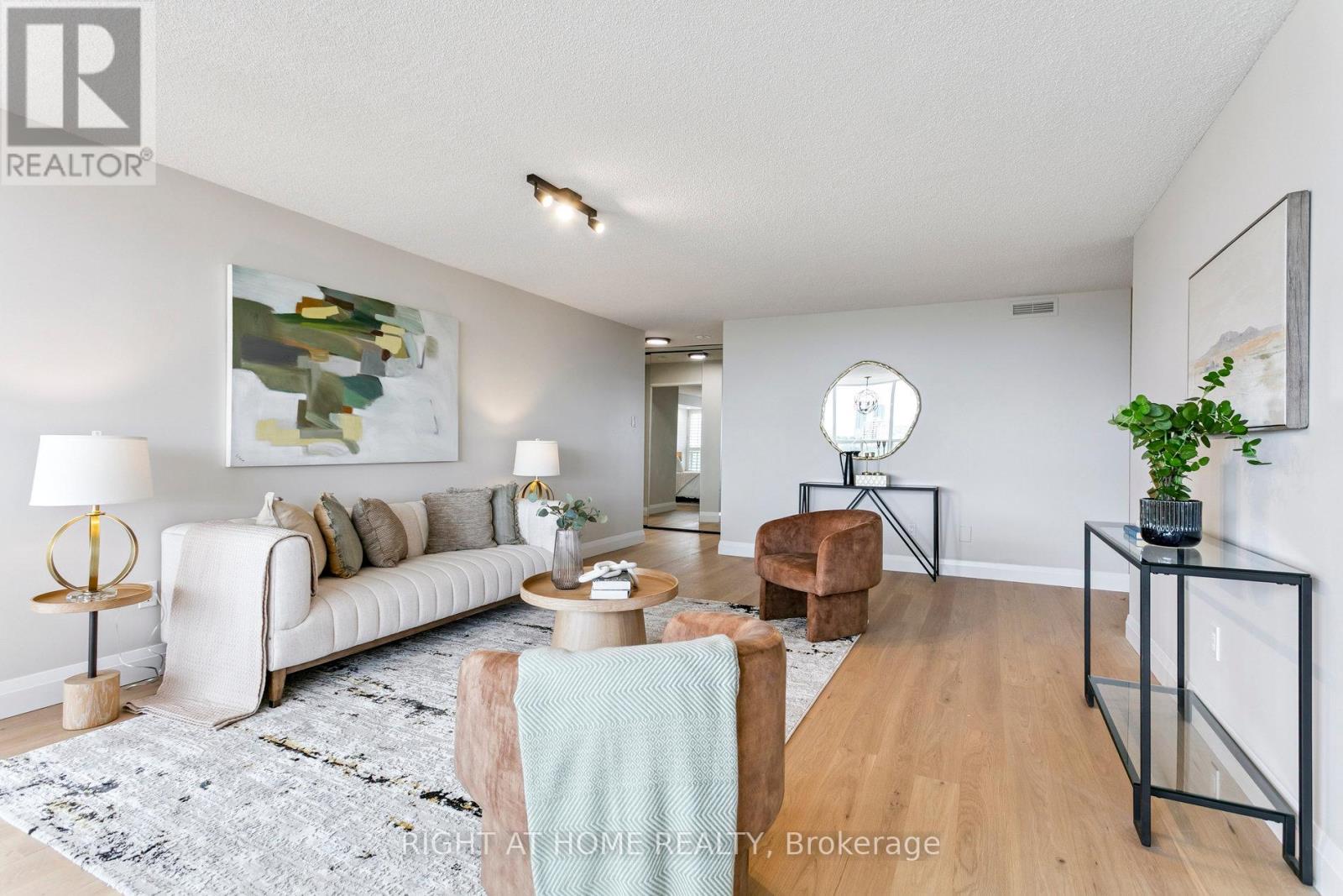 1611 - 7300 Yonge Street, Vaughan, Ontario  L4J 7Y5 - Photo 7 - N12363034