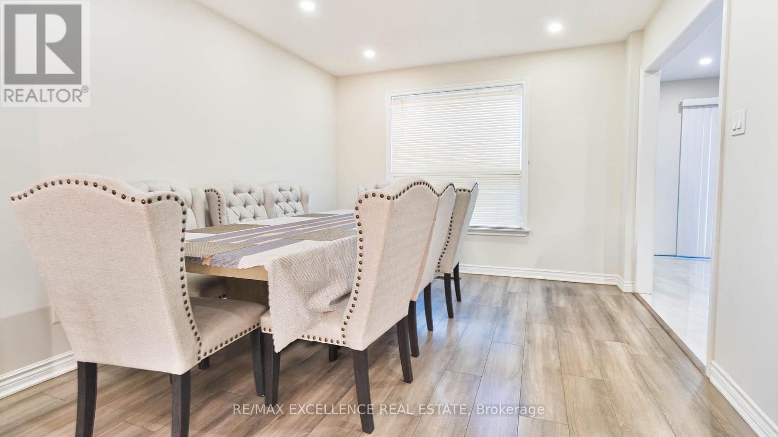 280 Hansen Road N, Brampton, Ontario  L6V 2Y1 - Photo 4 - W12363052