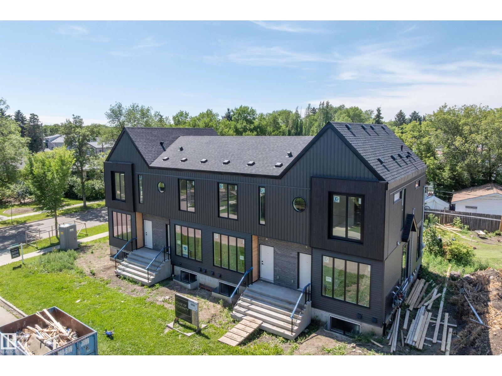 Property at 8402 87 ST NW image 2