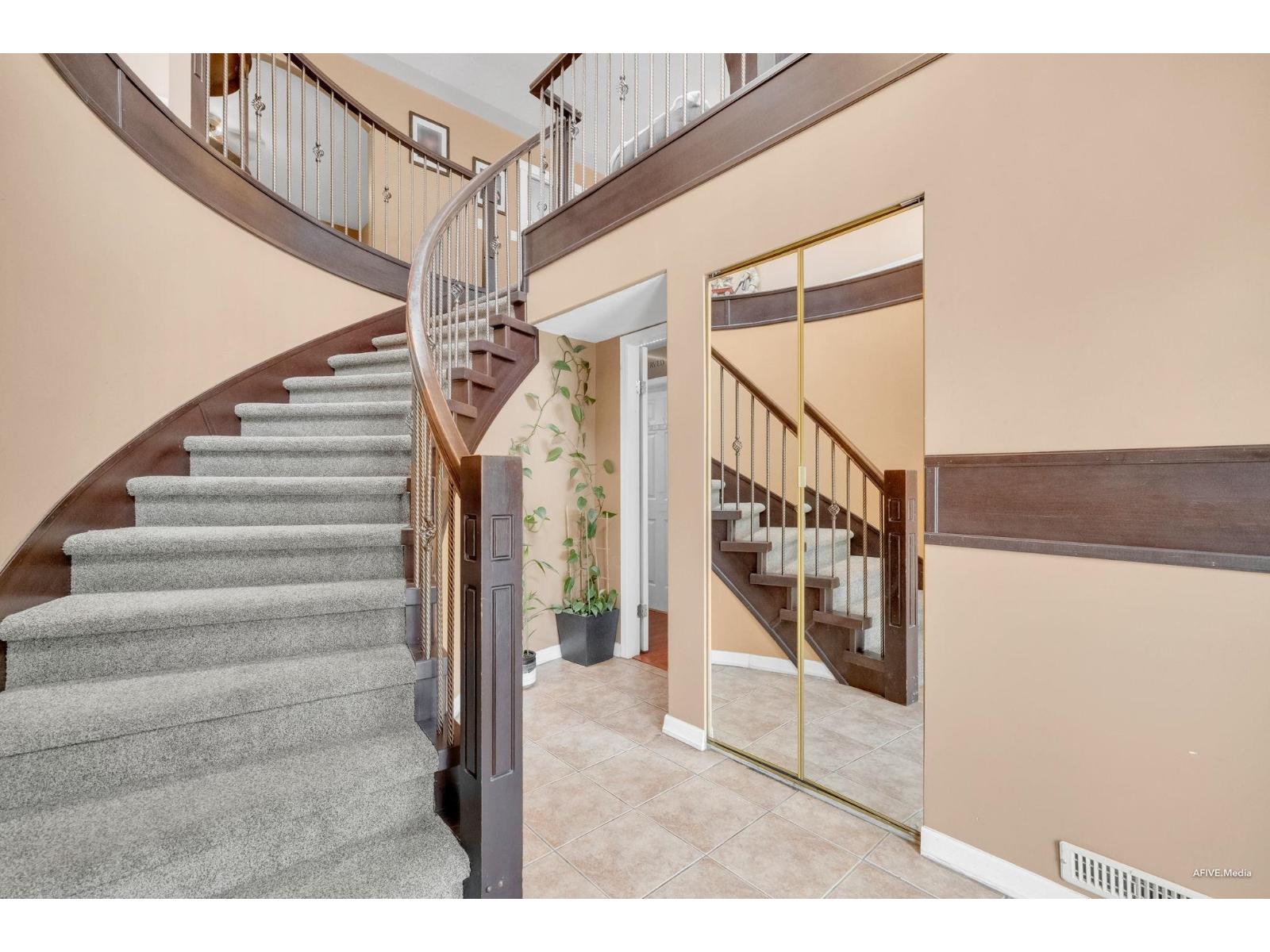 3528 Galiano Drive, Abbotsford, British Columbia  V2T 5R5 - Photo 4 - R3039980