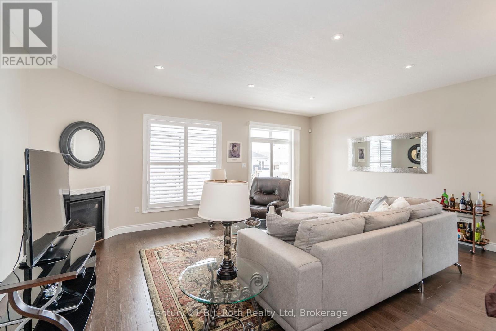 4 Charlie Rawson Boulevard, Tay, Ontario  L0K 2A0 - Photo 12 - S12078079