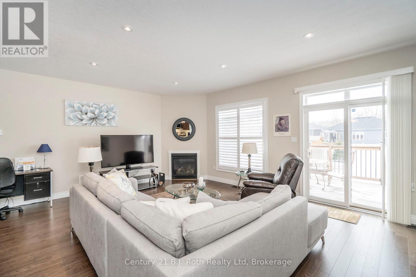 4 Charlie Rawson Boulevard, Tay, Ontario  L0K 2A0 - Photo 13 - S12078079