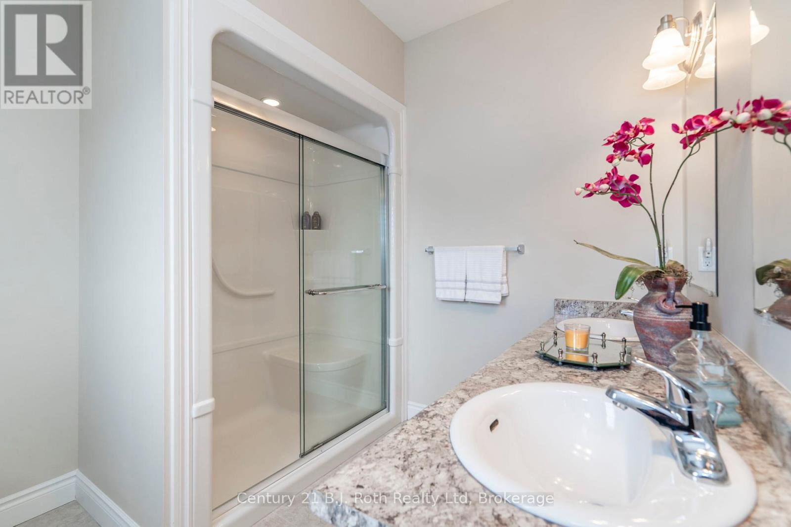 4 Charlie Rawson Boulevard, Tay, Ontario  L0K 2A0 - Photo 18 - S12078079