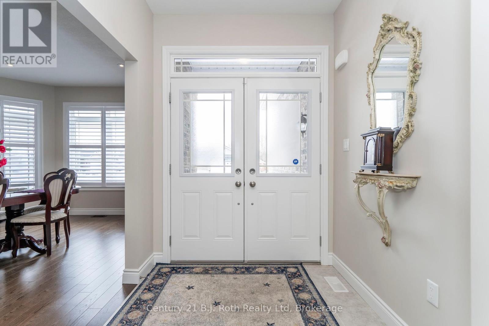 4 Charlie Rawson Boulevard, Tay, Ontario  L0K 2A0 - Photo 3 - S12078079