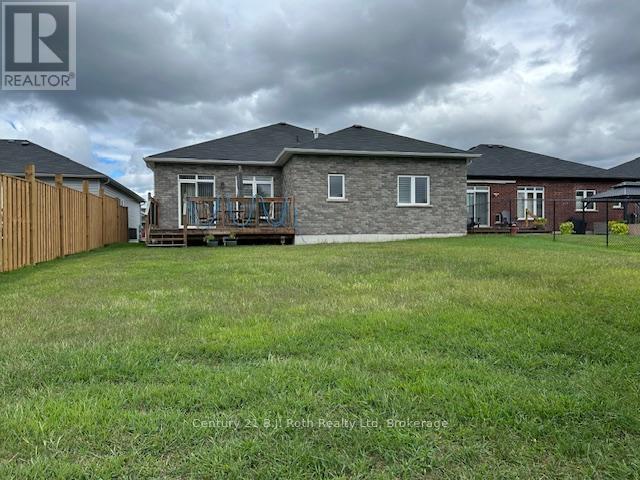 4 Charlie Rawson Boulevard, Tay, Ontario  L0K 2A0 - Photo 40 - S12078079