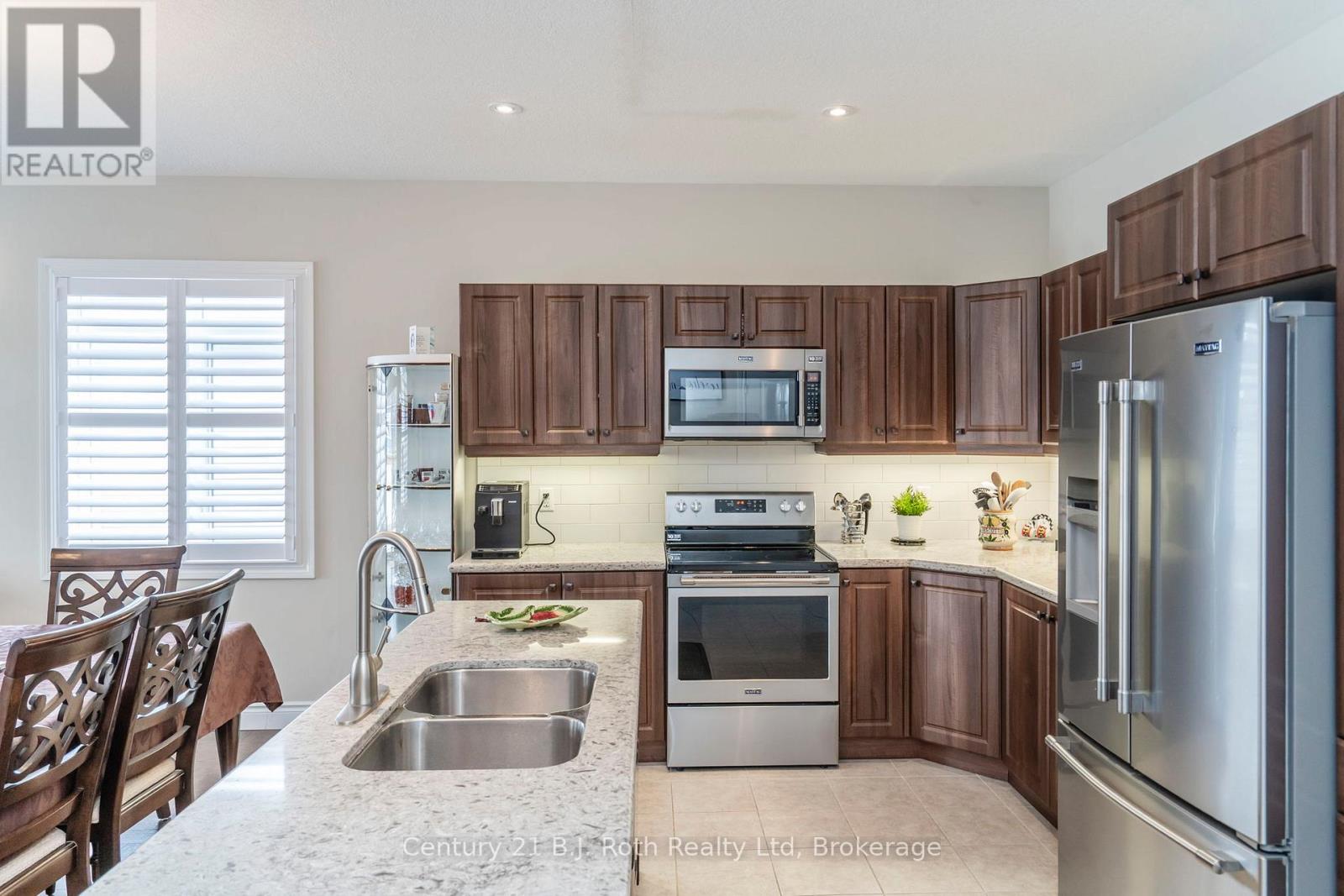 4 Charlie Rawson Boulevard, Tay, Ontario  L0K 2A0 - Photo 5 - S12078079