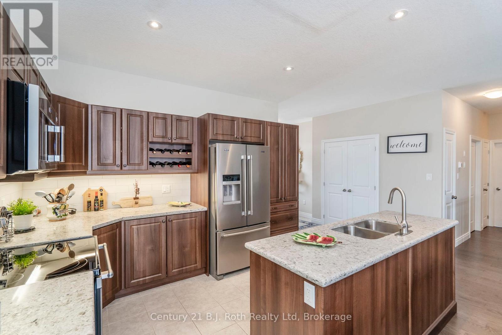 4 Charlie Rawson Boulevard, Tay, Ontario  L0K 2A0 - Photo 8 - S12078079