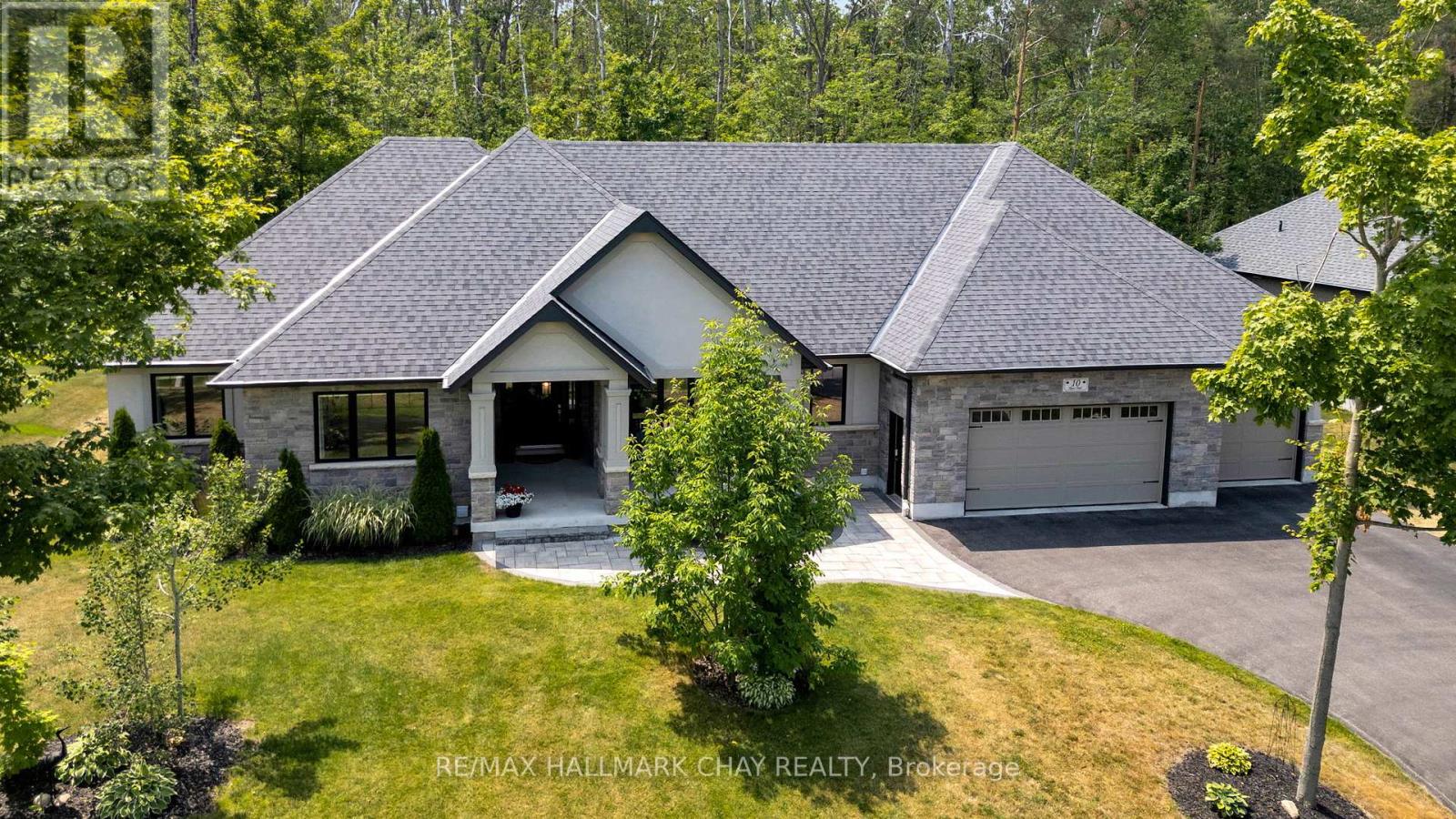 10 BYERS STREET, Springwater, Ontario
