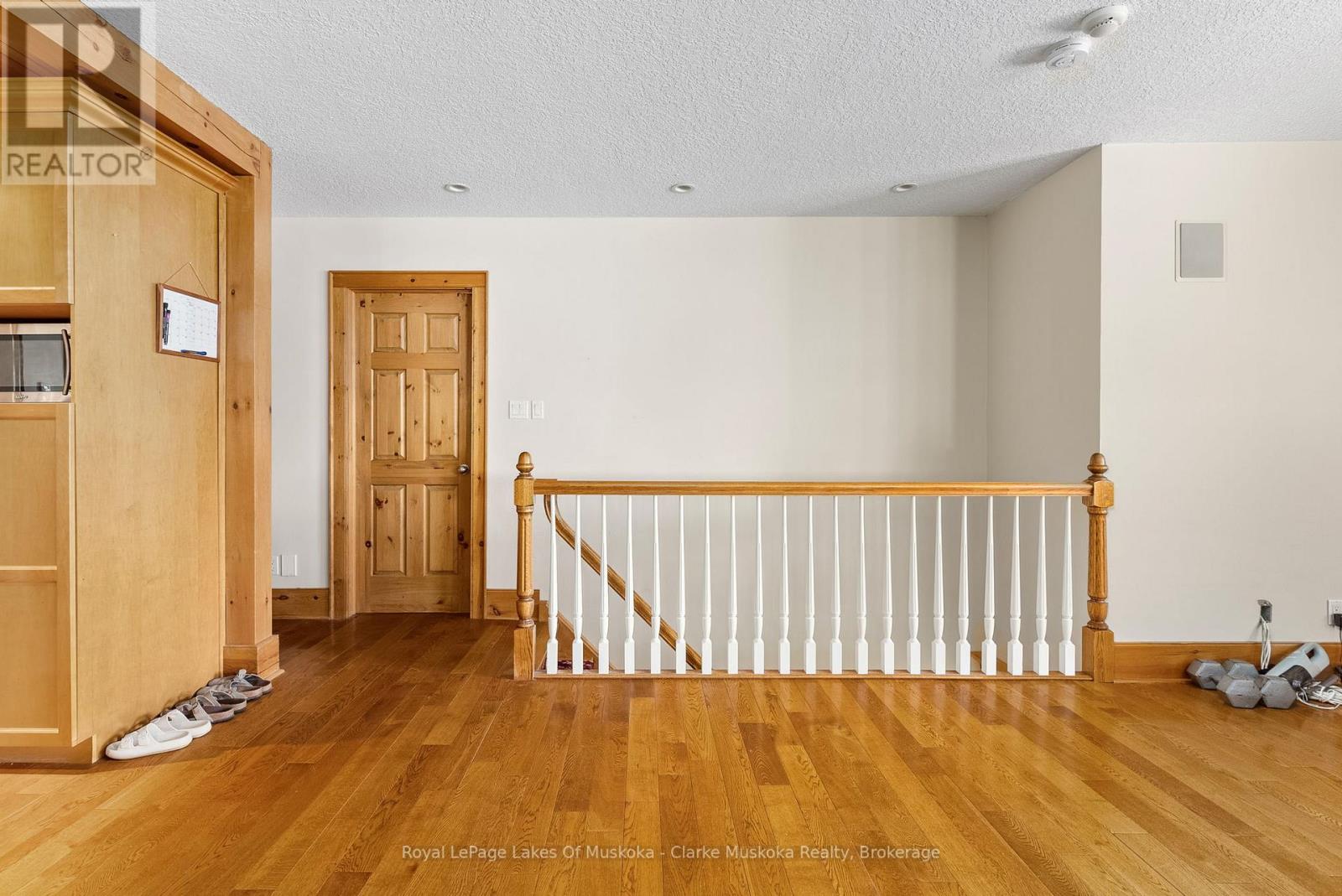 1013 Juddhaven Road, Muskoka Lakes, Ontario  P0B 1G0 - Photo 15 - X12363173