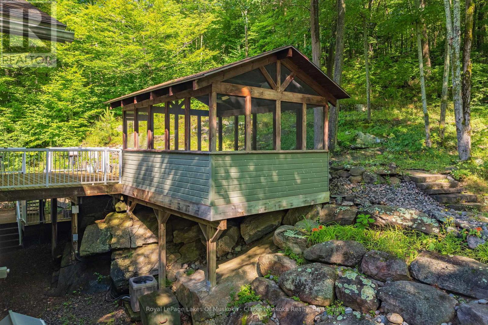 1013 Juddhaven Road, Muskoka Lakes, Ontario  P0B 1G0 - Photo 17 - X12363173