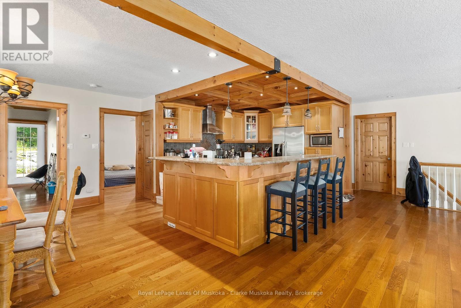 1013 Juddhaven Road, Muskoka Lakes, Ontario  P0B 1G0 - Photo 5 - X12363173