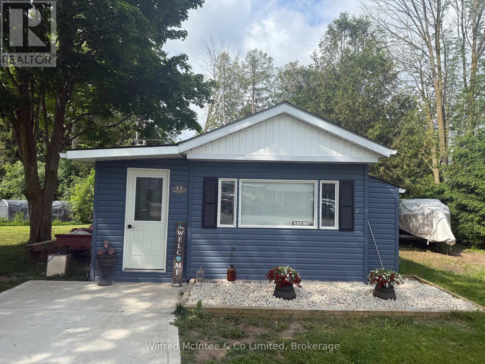 11 Bluejay Court, Brockton, Ontario  N0G 2V0 - Photo 1 - X12363200