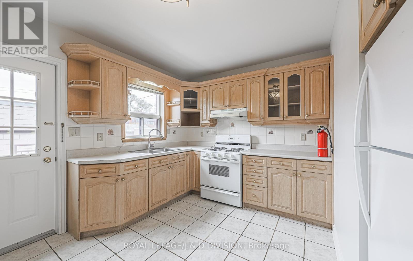 MAIN - 484 CONCORD AVENUE, Toronto, Ontario